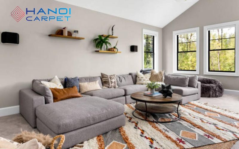 Cách sắp xếp đồ nội thất xung quanh thảm trang trí cho phòng khách