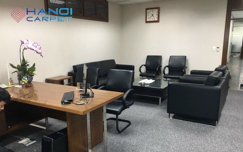 Cách sắp xếp đồ nội thất xung quanh thảm trang trí cho phòng làm việc