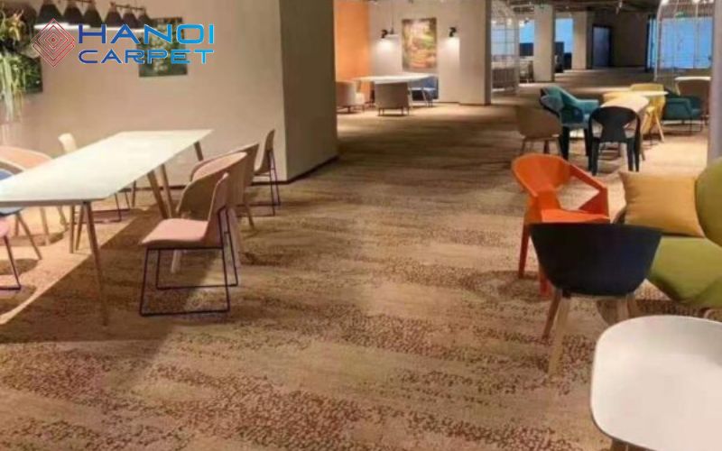 Thảm nỉ - Sang trọng, ấm áp và đa dạng màu sắc cho không gian quán cà phê