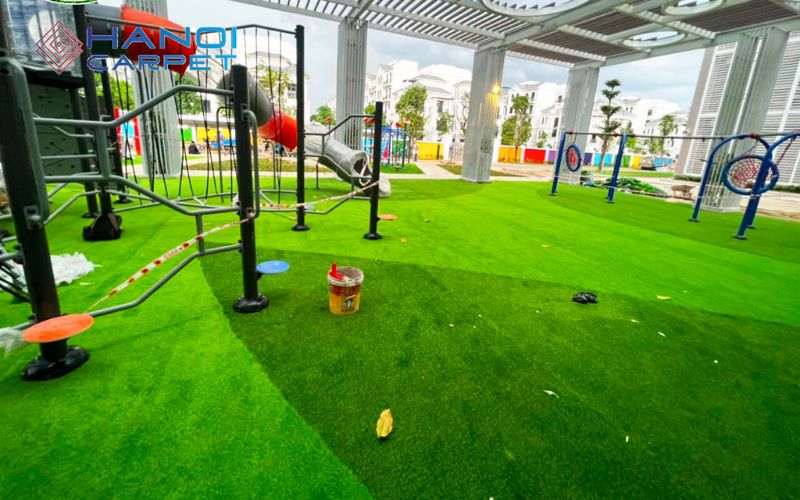 Tại sao nên sử dụng thảm cỏ nhân tạo cho trường mầm non?