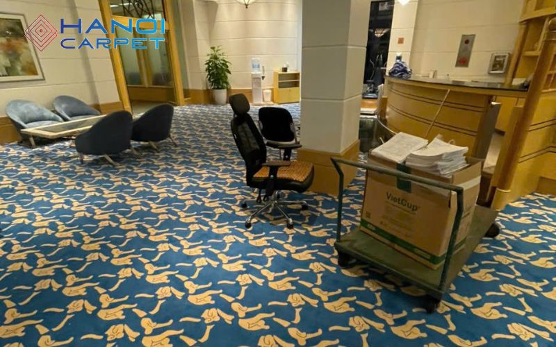 Thảm xanh dương hoa vàng nổi bật