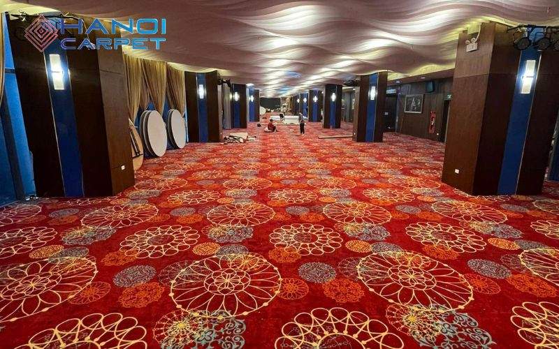 Thảm màu đỏ rượu vang cho khách sạn