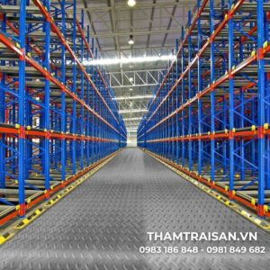 Thảm nhựa liền bề mặt hình que diêm màu xám