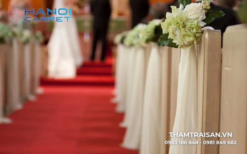 Thảm dẫn lối tại trung tâm tiệc cưới