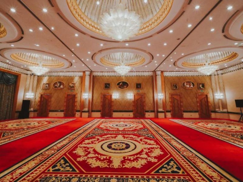 Thảm khánh tiết là gì