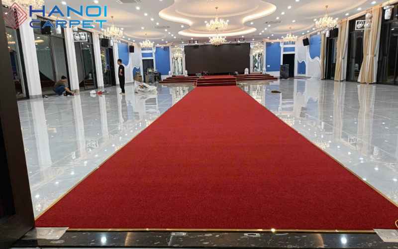 Chất liệu nào của thảm hội trường đang được dùng nhiều nhất hiện nay?