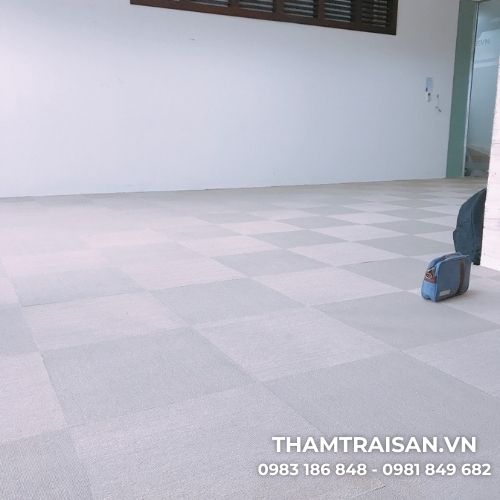 Cấu tạo và chất liệu của thảm tấm QBA