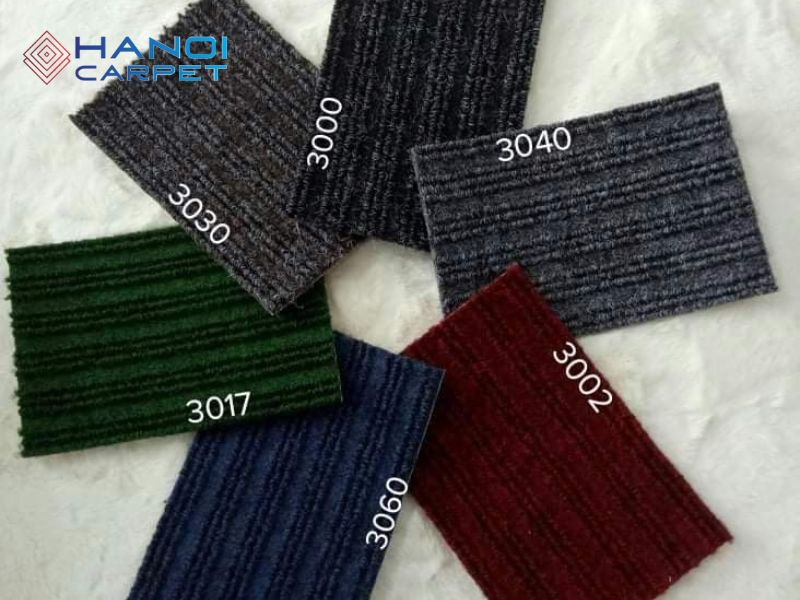 Ưu điểm của thảm nỉ cuộn là chi phí đầu tư thấp, tuy nhiên độ bền phụ thuộc lớn vào chất lượng sợi và cách sử dụng