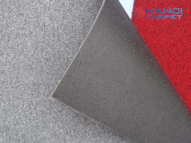 Thảm tấm đế cao su được đánh giá cao về độ ổn định và khả năng bám sàn