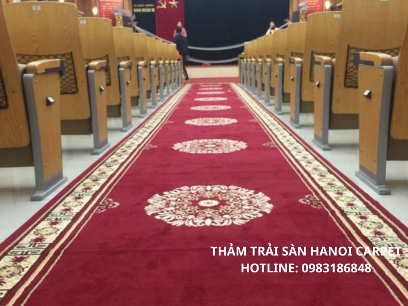 Thảm đỏ trải hội nghị trang trọng