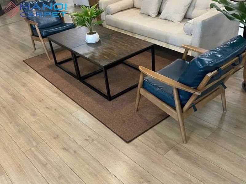 Đặt thảm phủ 2/3 sofa