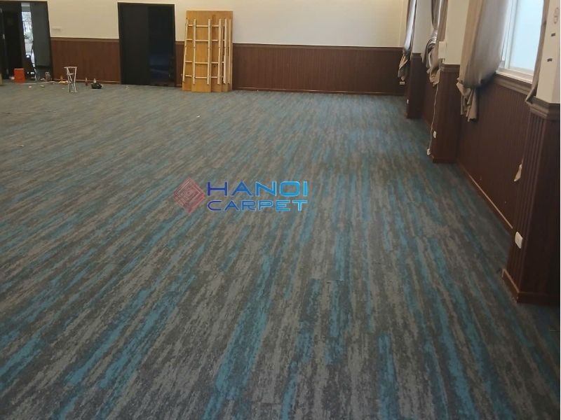 Thi công thảm tấm ghép 25x100 tại hội trường khách sạn tại Đà Lạt