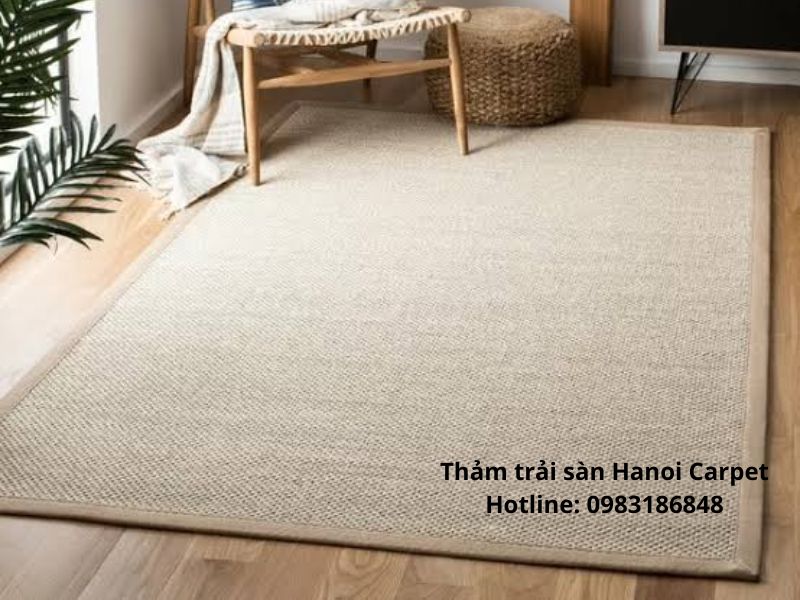 Thảm mùa hè màu nâu nhạt tạo cảm giác dễ chịu