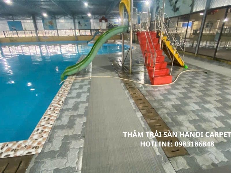 Thảm chống trơn trượt bể bơi màu xám 