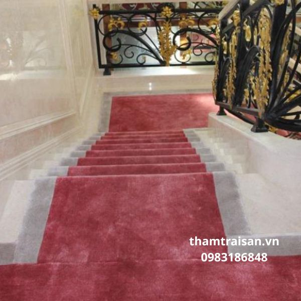 Lắp thảm len cầu thang mới